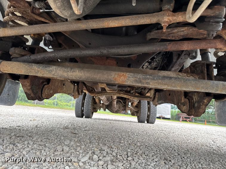 image for item FB5835 2006 Ford F550 flatbed truck