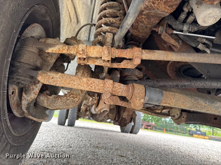 image for item FB5835 2006 Ford F550 flatbed truck