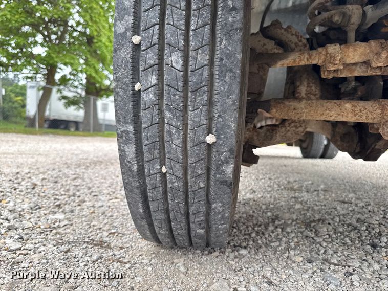 image for item FB5835 2006 Ford F550 flatbed truck