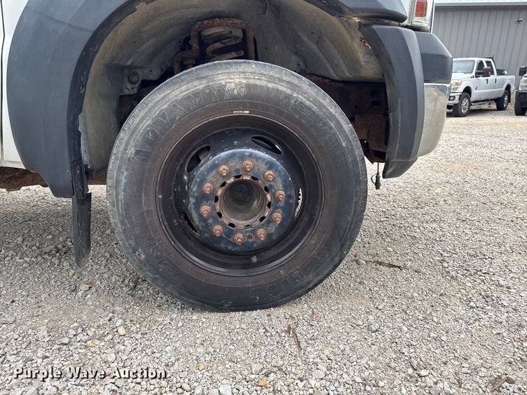 image for item FB5835 2006 Ford F550 flatbed truck