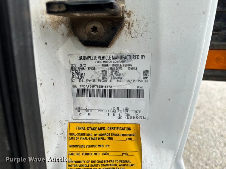 image for item FB5835 2006 Ford F550 flatbed truck