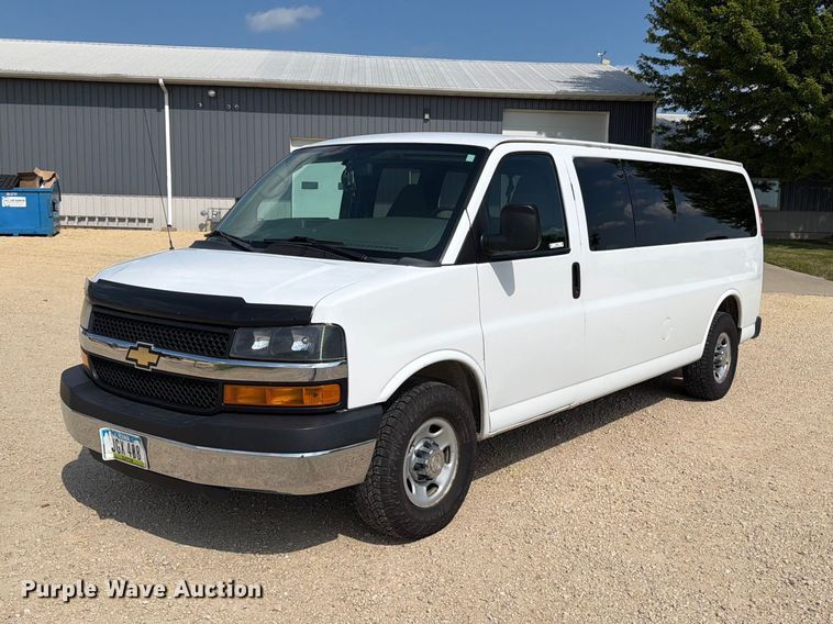 2014 Chevrolet Express 3500 van