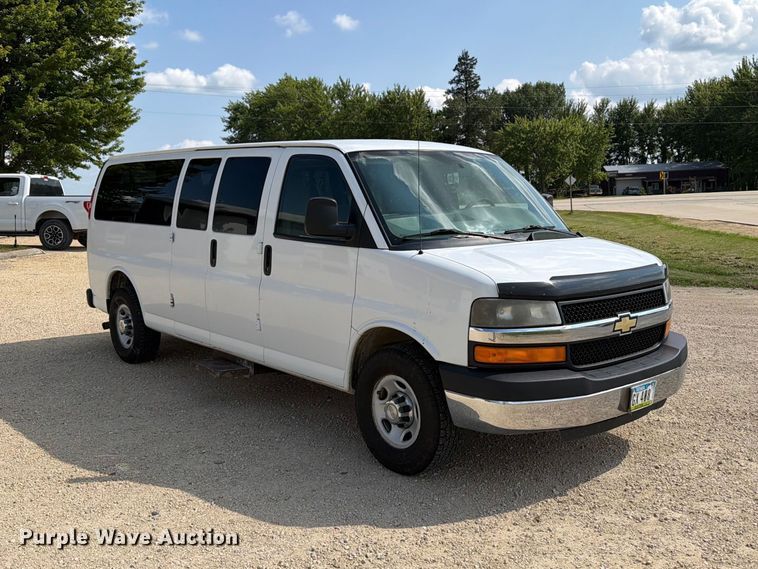 image for item FB5862 2014 Chevrolet Express 3500 van