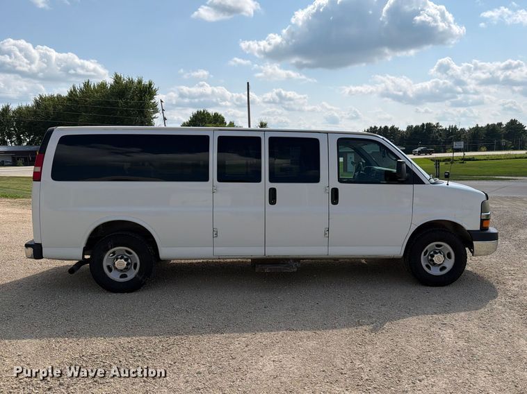 image for item FB5862 2014 Chevrolet Express 3500 van