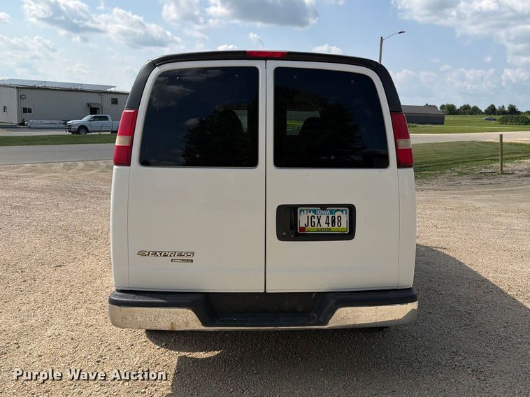 image for item FB5862 2014 Chevrolet Express 3500 van