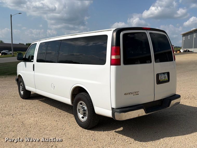 image for item FB5862 2014 Chevrolet Express 3500 van
