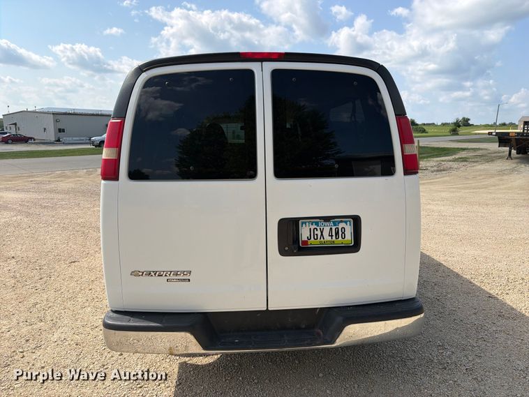 image for item FB5862 2014 Chevrolet Express 3500 van