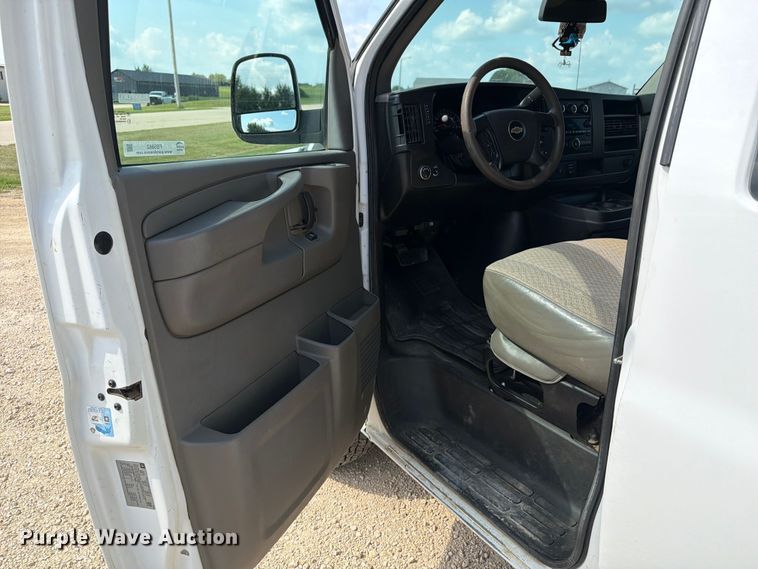 image for item FB5862 2014 Chevrolet Express 3500 van