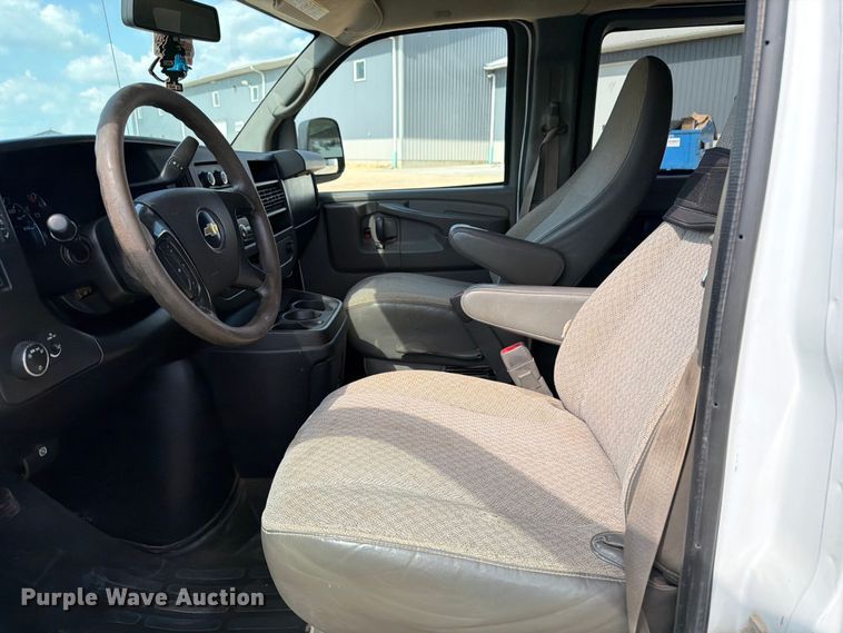 image for item FB5862 2014 Chevrolet Express 3500 van
