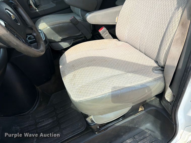 image for item FB5862 2014 Chevrolet Express 3500 van