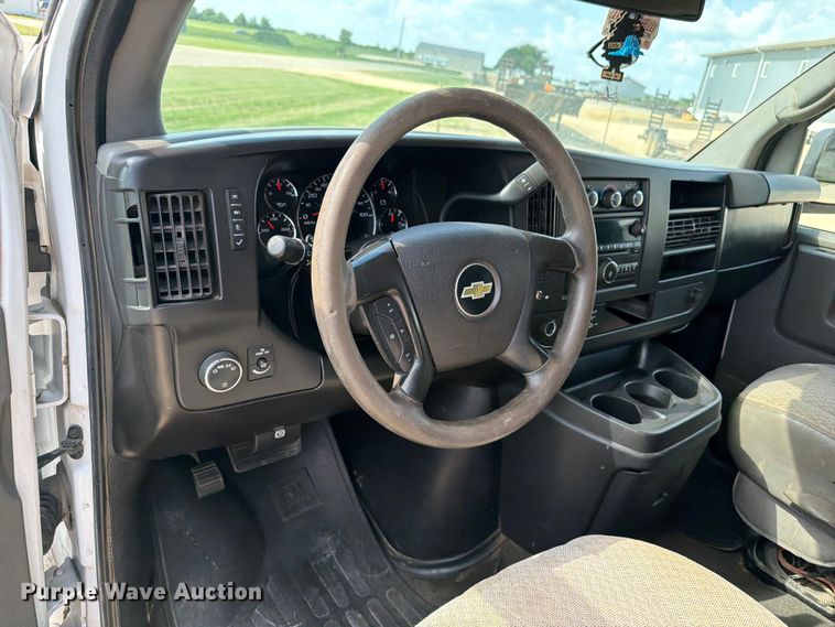 image for item FB5862 2014 Chevrolet Express 3500 van