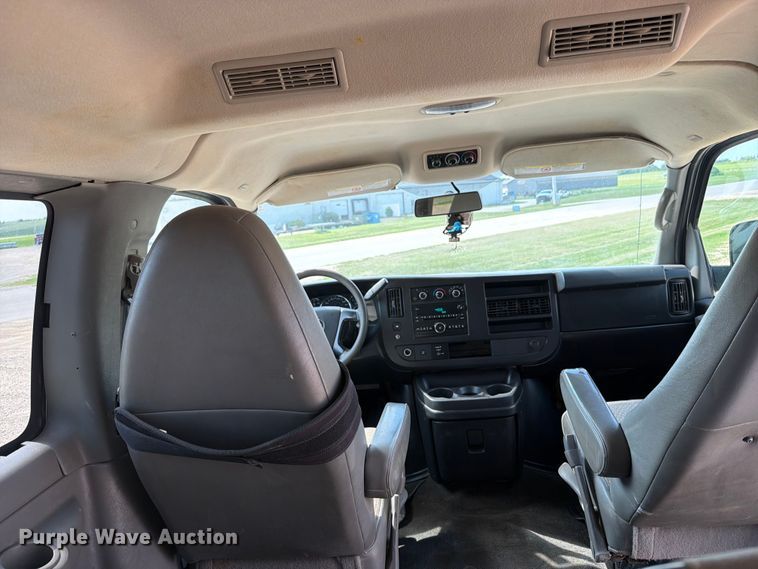 image for item FB5862 2014 Chevrolet Express 3500 van
