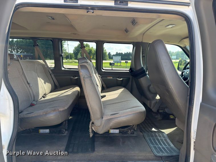 image for item FB5862 2014 Chevrolet Express 3500 van