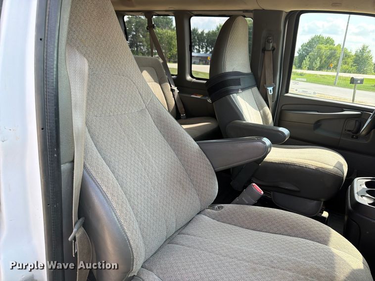 image for item FB5862 2014 Chevrolet Express 3500 van