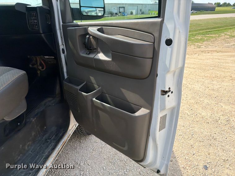 image for item FB5862 2014 Chevrolet Express 3500 van