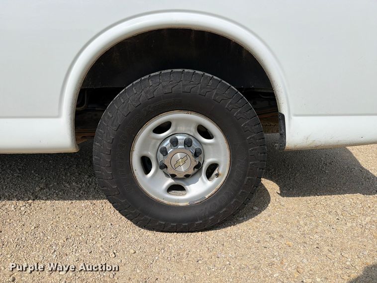 image for item FB5862 2014 Chevrolet Express 3500 van