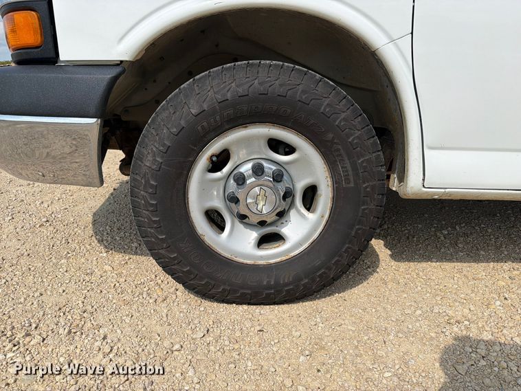 image for item FB5862 2014 Chevrolet Express 3500 van