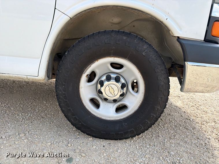 image for item FB5862 2014 Chevrolet Express 3500 van