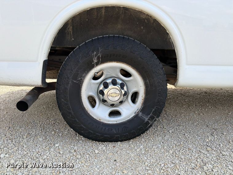 image for item FB5862 2014 Chevrolet Express 3500 van