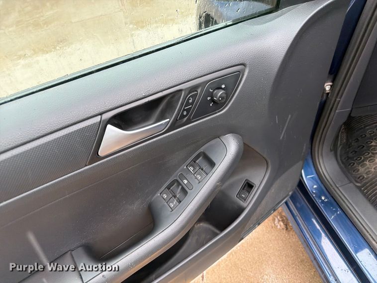 image for item FB5877 2014 Volkswagen Jetta 