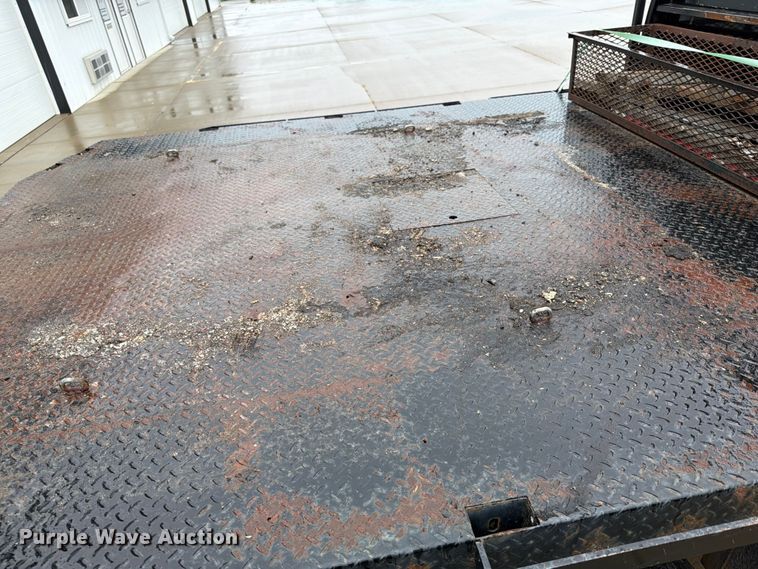 image for item FB5879 2012 Ford F450 Super Duty Crew Cab flatbed truck