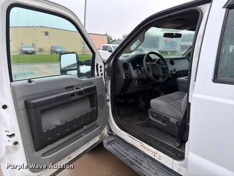 image for item FB5879 2012 Ford F450 Super Duty Crew Cab flatbed truck