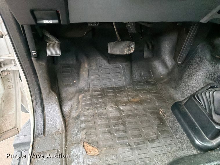 image for item FB5879 2012 Ford F450 Super Duty Crew Cab flatbed truck