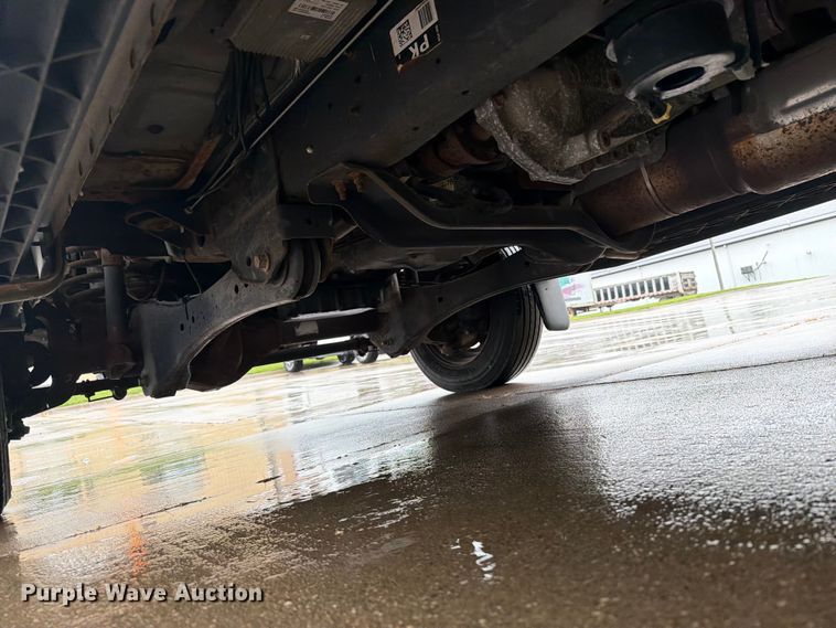 image for item FB5879 2012 Ford F450 Super Duty Crew Cab flatbed truck