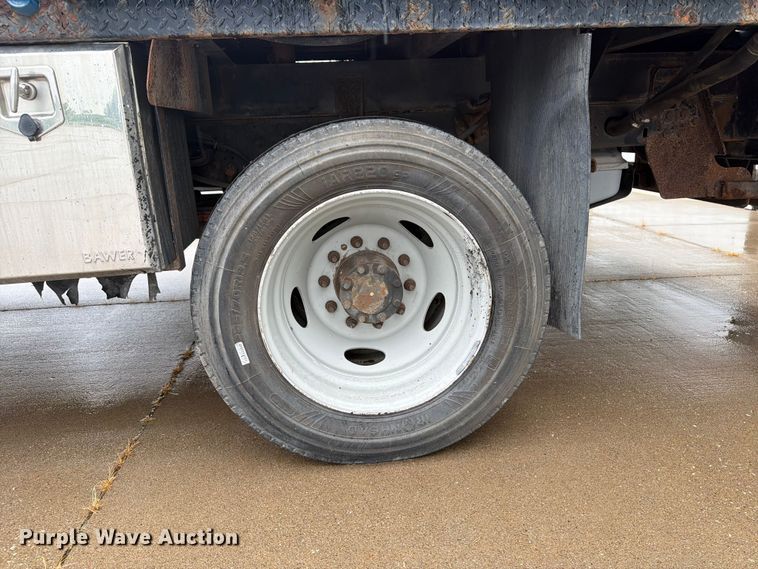 image for item FB5879 2012 Ford F450 Super Duty Crew Cab flatbed truck