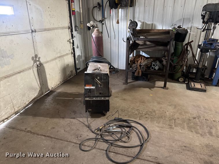 image for item FB5917 Hobart Beta Mig 250 welder