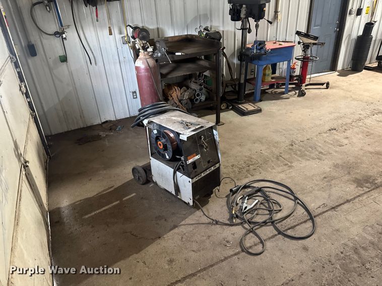 image for item FB5917 Hobart Beta Mig 250 welder