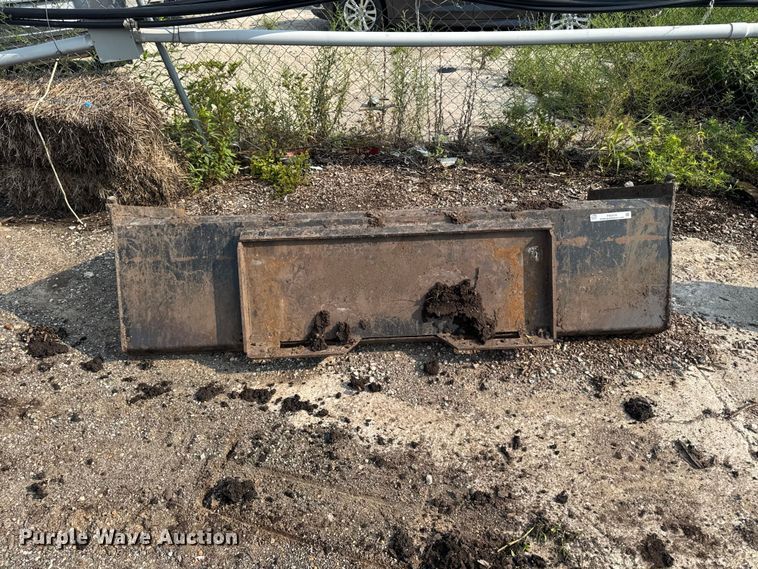 image for item FB5918 Skid steer bucket