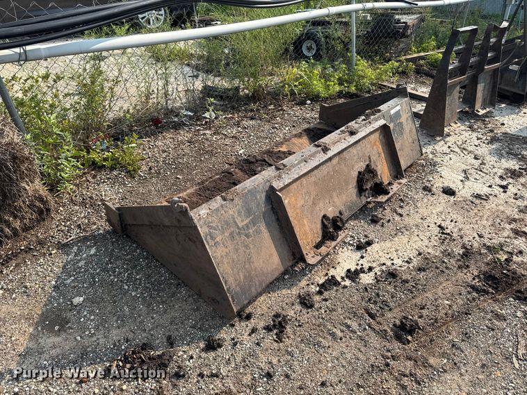 image for item FB5918 Skid steer bucket