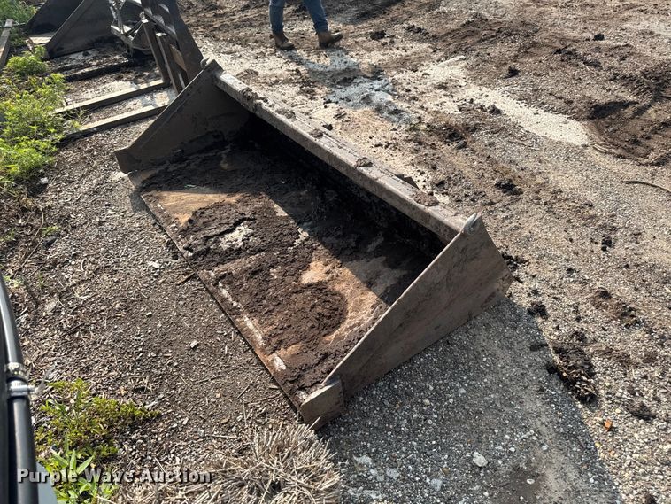 image for item FB5918 Skid steer bucket
