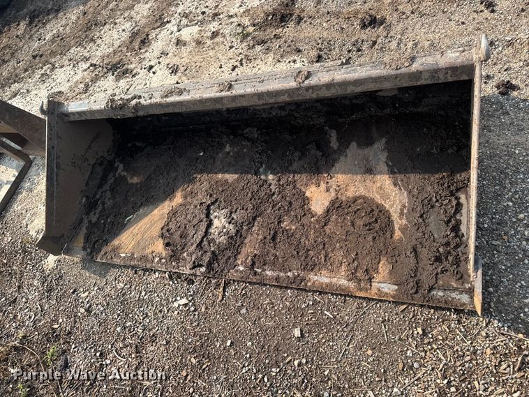 image for item FB5918 Skid steer bucket