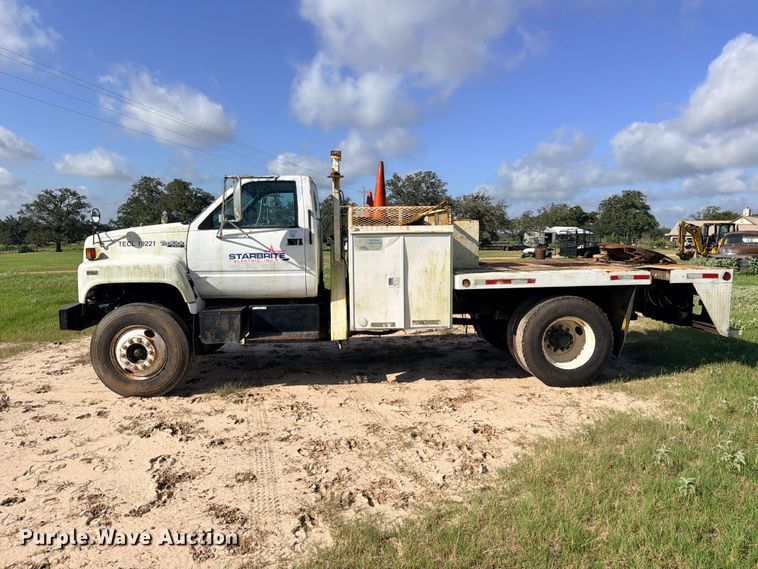 image for item FB8279 1993 GMC TopKick flatbed truck