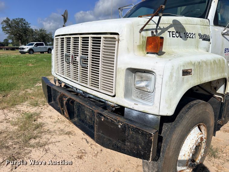 image for item FB8279 1993 GMC TopKick flatbed truck