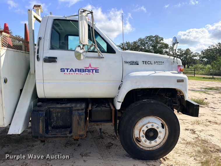 image for item FB8279 1993 GMC TopKick flatbed truck