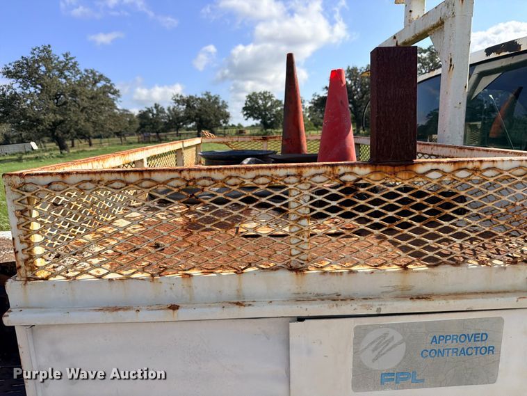image for item FB8279 1993 GMC TopKick flatbed truck