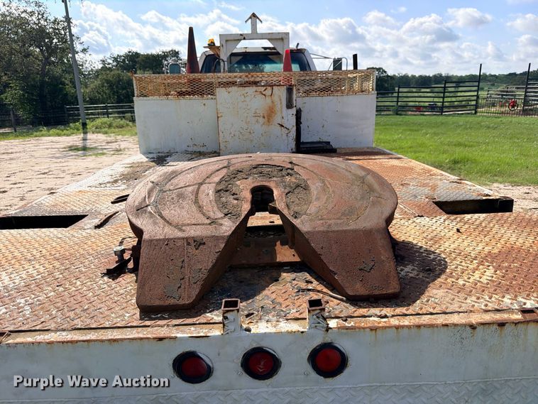 image for item FB8279 1993 GMC TopKick flatbed truck