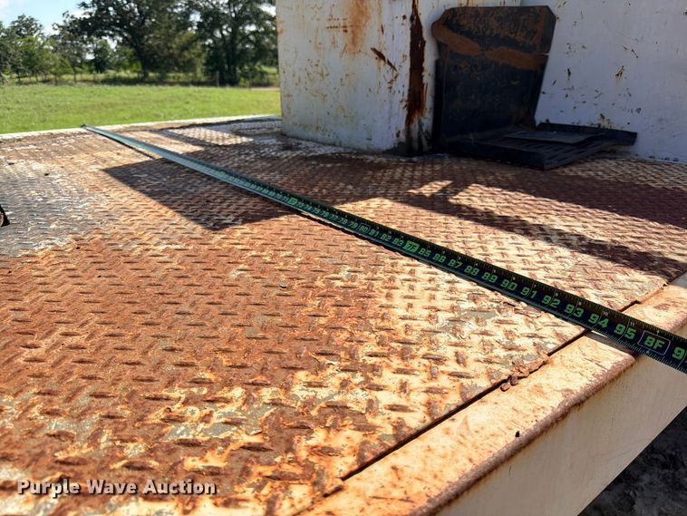 image for item FB8279 1993 GMC TopKick flatbed truck