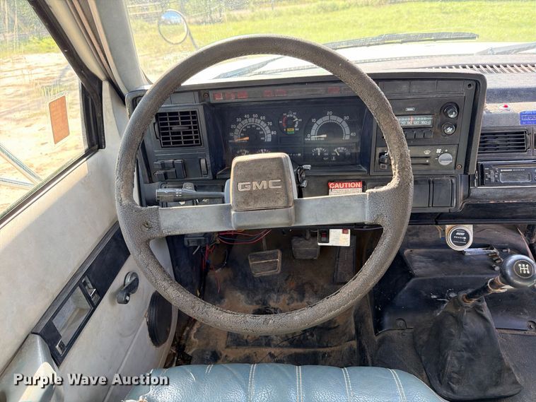 image for item FB8279 1993 GMC TopKick flatbed truck