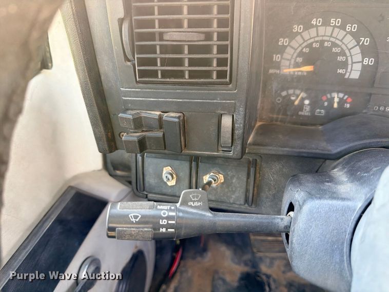image for item FB8279 1993 GMC TopKick flatbed truck