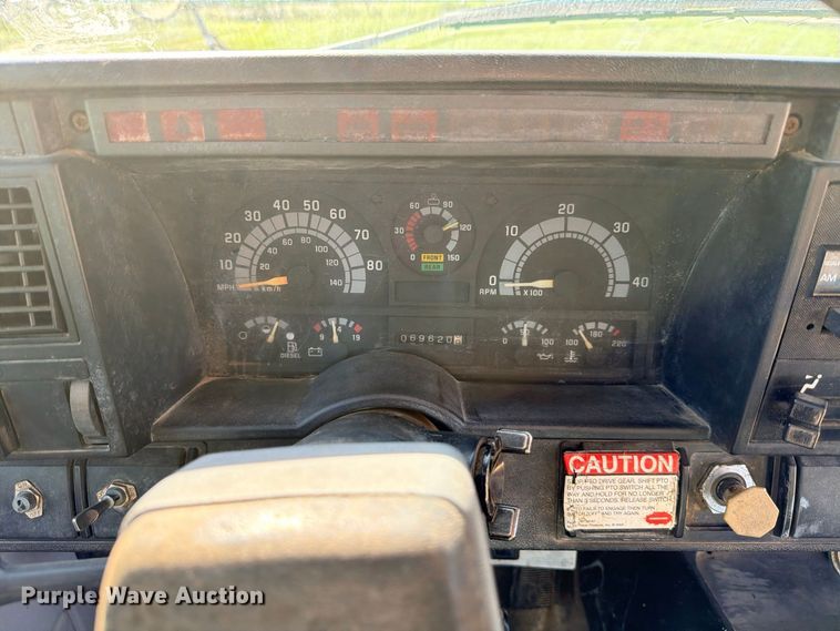 image for item FB8279 1993 GMC TopKick flatbed truck