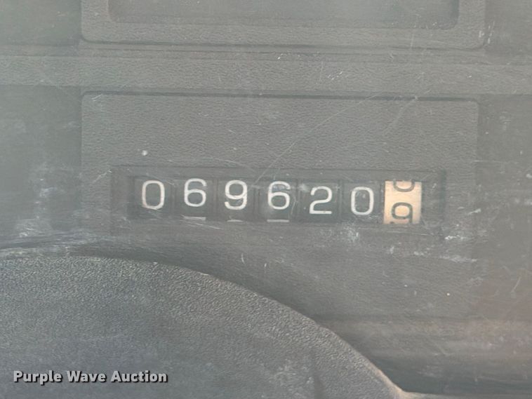 image for item FB8279 1993 GMC TopKick flatbed truck