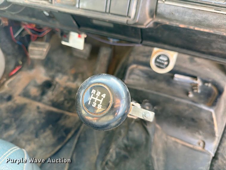 image for item FB8279 1993 GMC TopKick flatbed truck