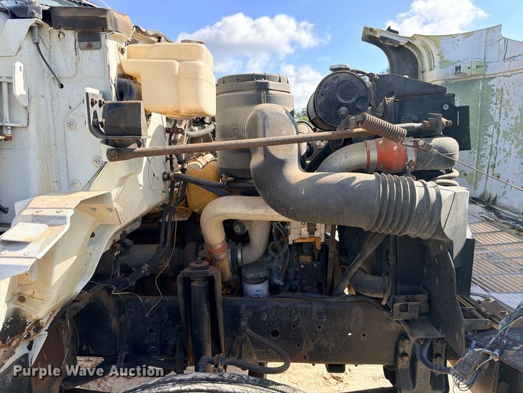 image for item FB8279 1993 GMC TopKick flatbed truck