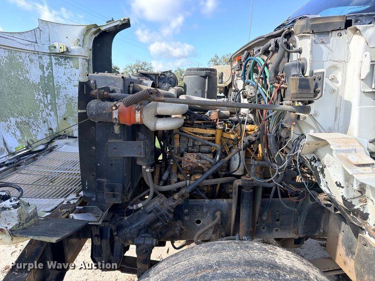 image for item FB8279 1993 GMC TopKick flatbed truck