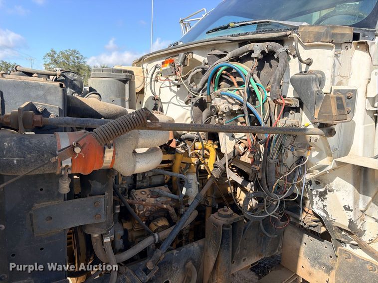 image for item FB8279 1993 GMC TopKick flatbed truck