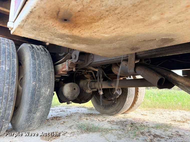 image for item FB8279 1993 GMC TopKick flatbed truck